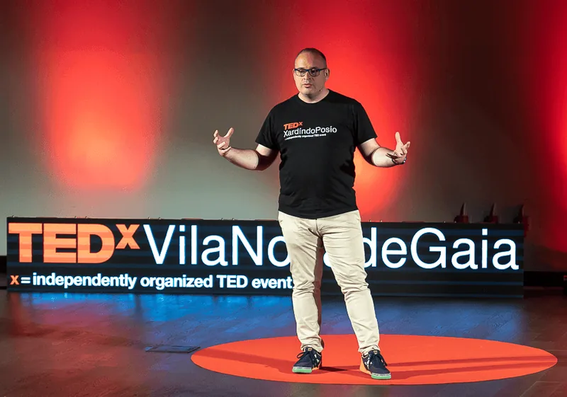 Dani Diéguez en el escenario de TEDx